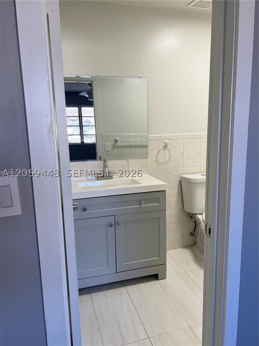 FLORIDIAN VILLAS CONDO PH - Residential