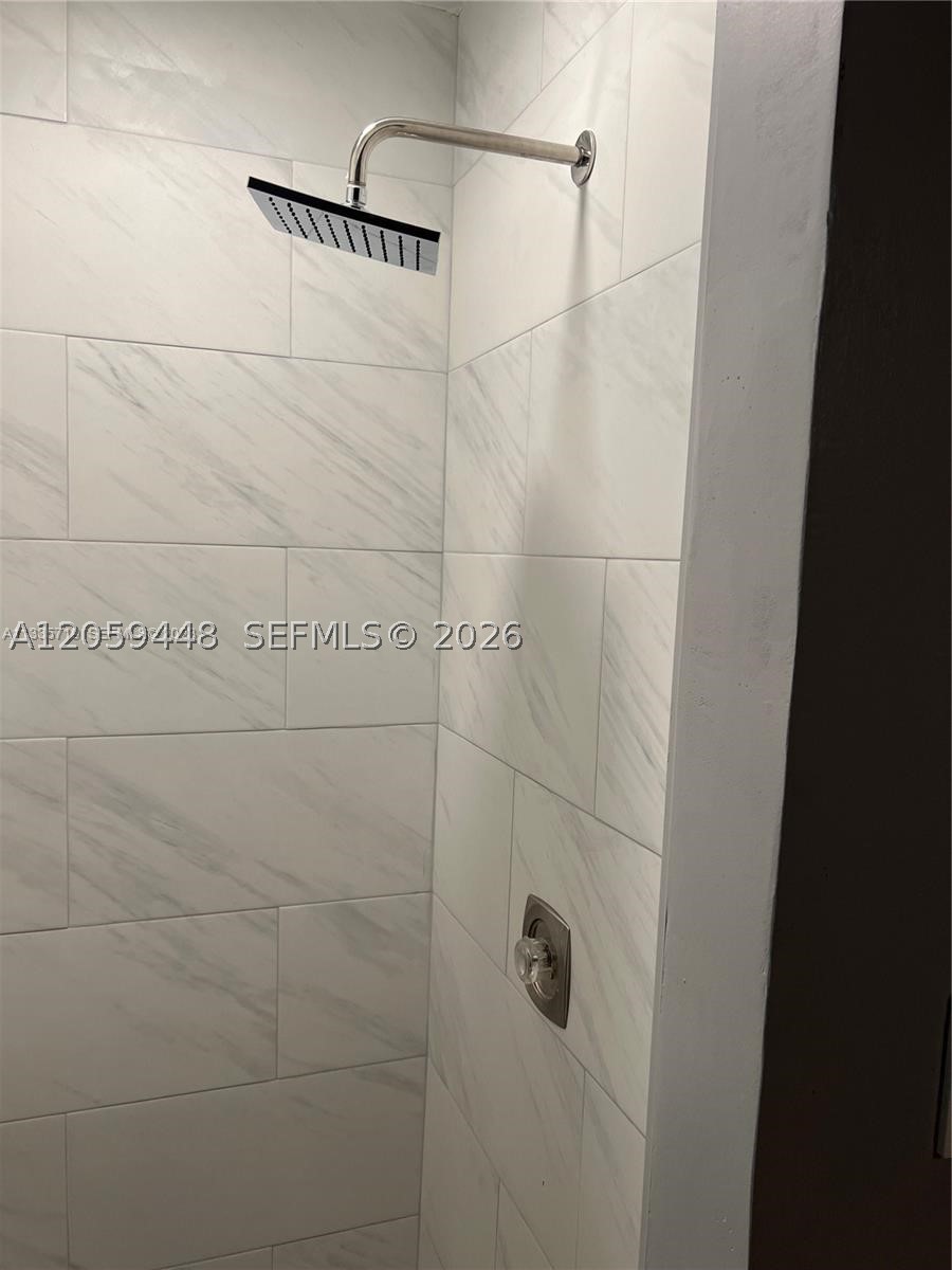 FLORIDIAN VILLAS CONDO PH - Residential