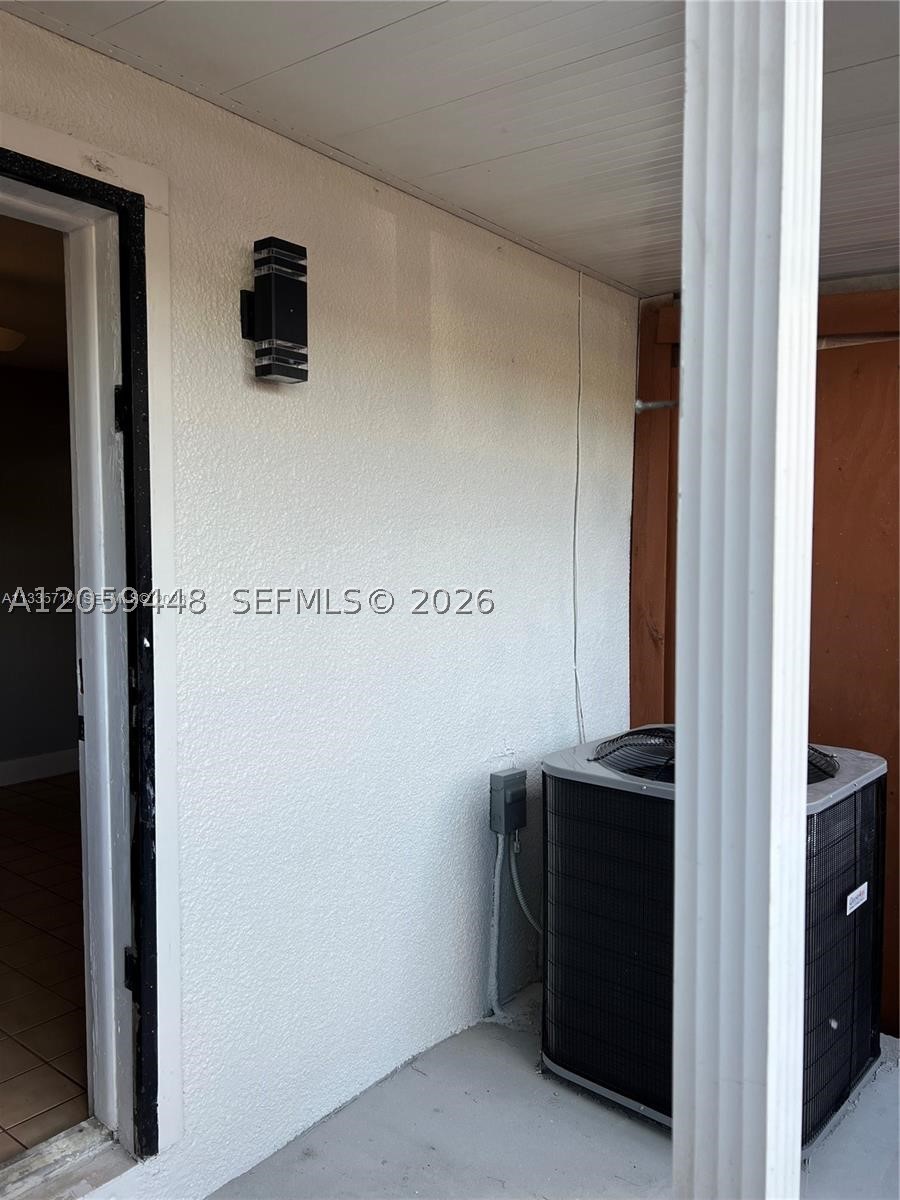 FLORIDIAN VILLAS CONDO PH - Residential