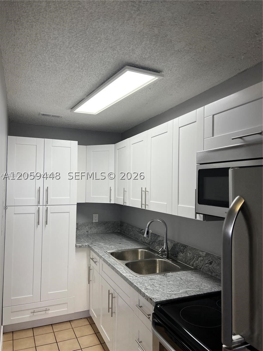 FLORIDIAN VILLAS CONDO PH - Residential