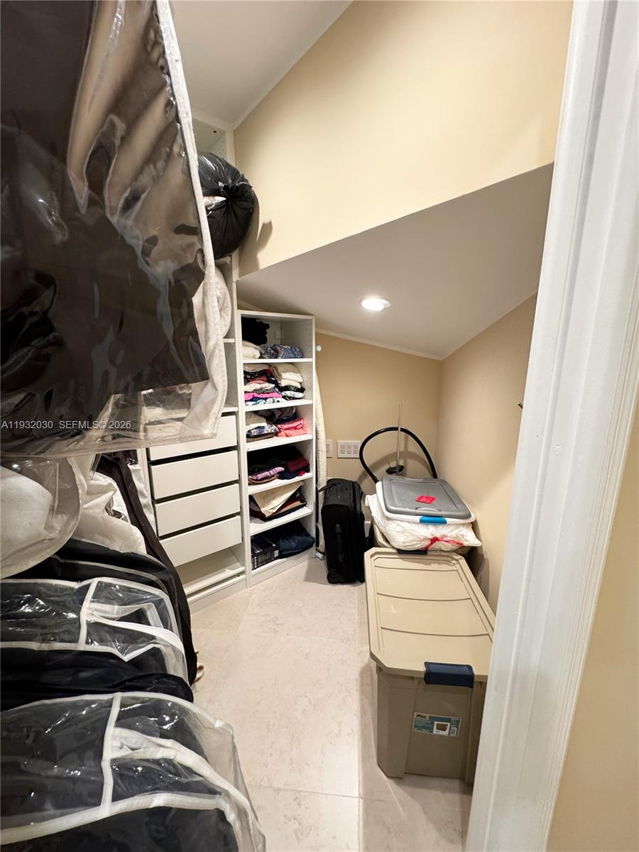 PALM-AIRE OAKS COURSE EST - Residential