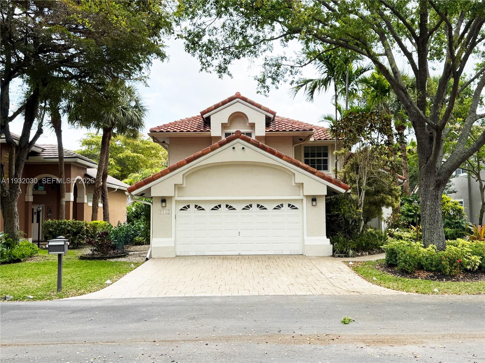 Stunning 3-Bed, 4.5-Bath Home plus den/Office/Study. Just 2 Minutes from the prestigious Oaks Cypress Golf Course.
This expansive home offers the ultimate in luxury and convenience. Featuring two spacious master suites—one on each floor—each with its own stunning walk-in closets and a private, full bathroom. The second-floor master suite includes a unique layout with two separate full bathrooms, ensuring privacy and comfort.

The home boasts a beautifully remodeled staircase, kitchen, and upstairs bathroom, all completed in 2018. Enjoy year-round comfort with two separate AC units, one for each floor. Outside, a screened pool and jacuzzi provide the perfect space for relaxation and entertainment.  Home comes partially furnished.
