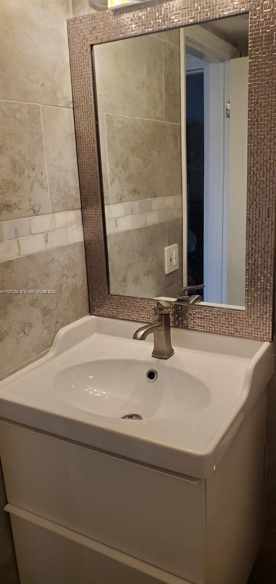 ENVOY NORTH CONDO - Residential Lease