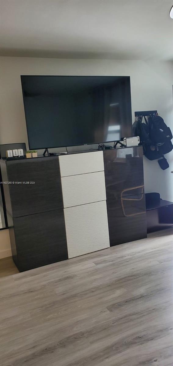 ENVOY NORTH CONDO - Residential Lease