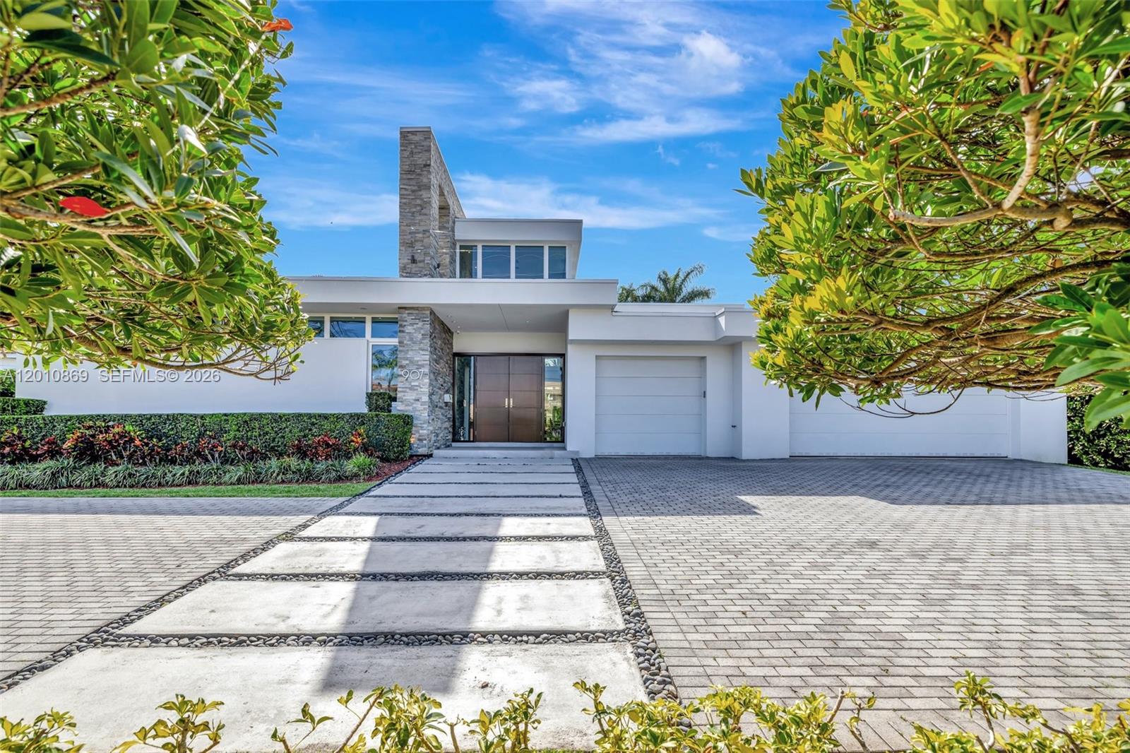 DIPLOMAT GOLF ESTATES - Residential