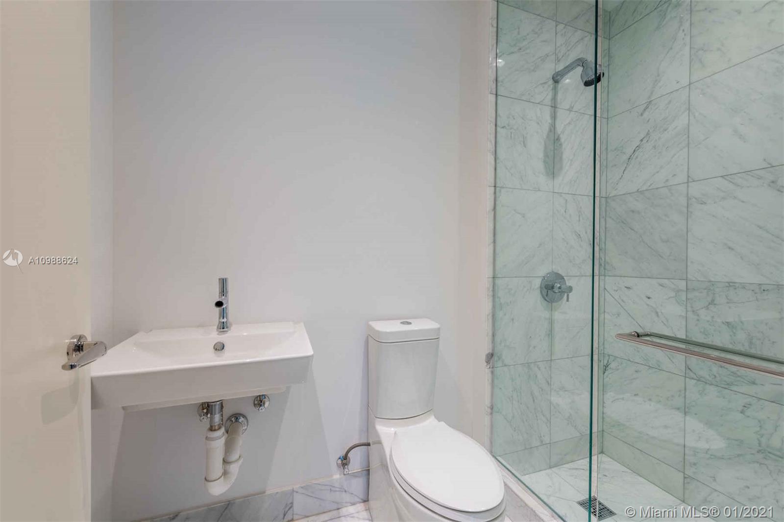 JADE SIGNATURE CONDO - Residential