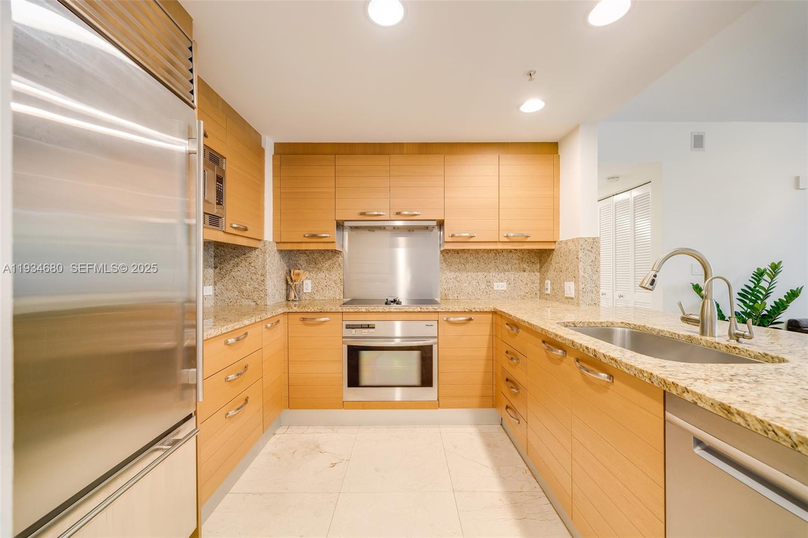 GROVE GARDEN RESIDENCES C - Residential