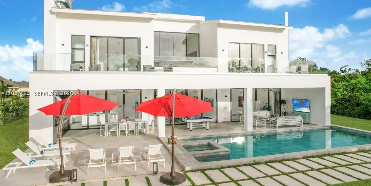 Modern 6 bedroom villa in Las Palmas, Cap Cana

Exclusive modern villa located in the prestigious community of Las Palmas, within Cap Cana. The property offers a private and elegant environment, ideal for enjoying an exclusive Caribbean lifestyle.

It has 6 rooms and approximately 800 m² of construction (4,520 ft²), located on a large plot of 1,413 m² (15,208 ft²). The villa is sold fully furnished and designed with ample spaces for comfort and privacy.