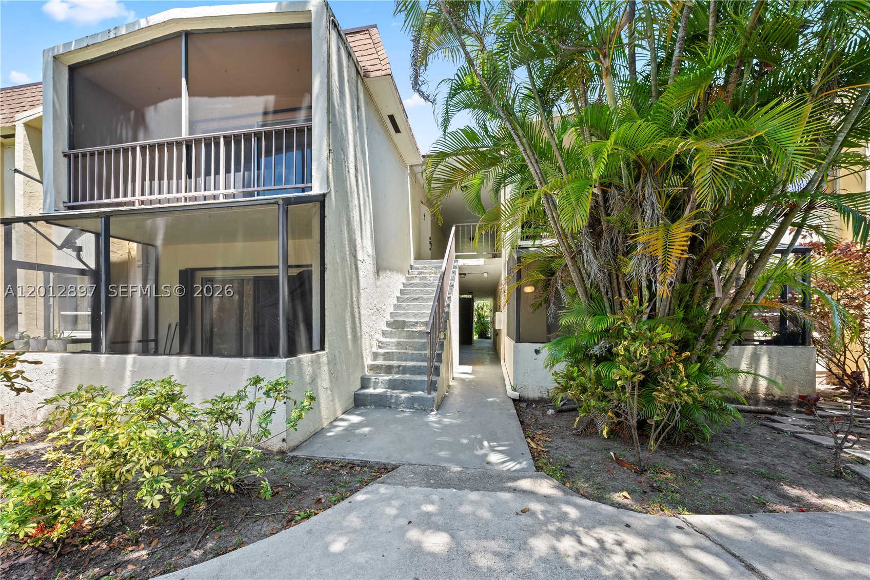 LAKEWOOD VILLAS CONDO - Residential
