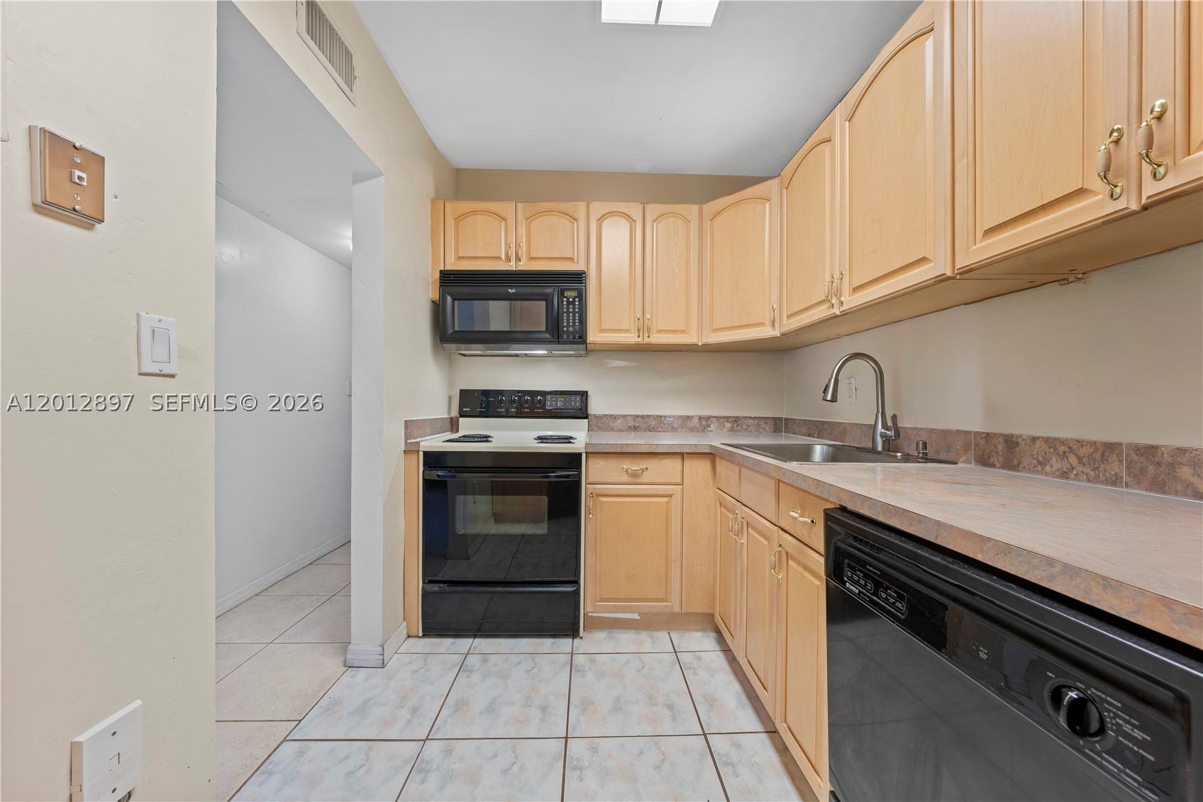 LAKEWOOD VILLAS CONDO - Residential