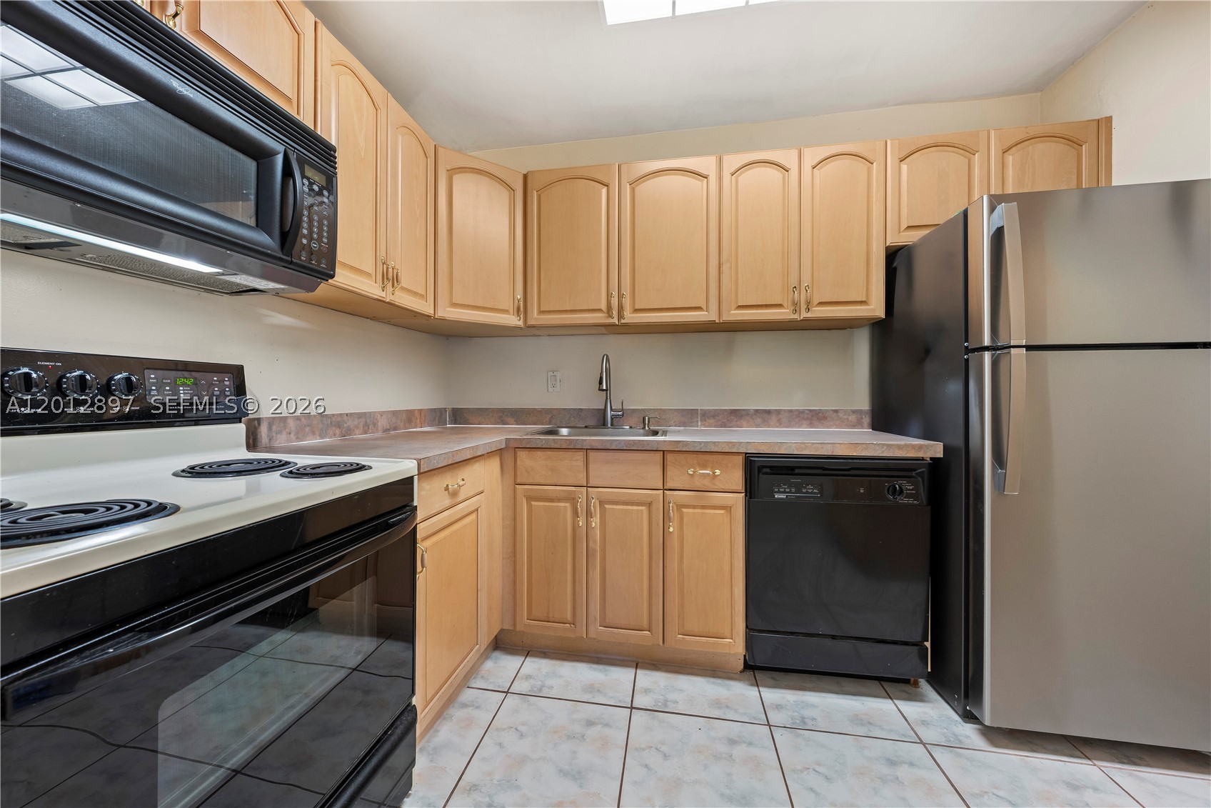 LAKEWOOD VILLAS CONDO - Residential