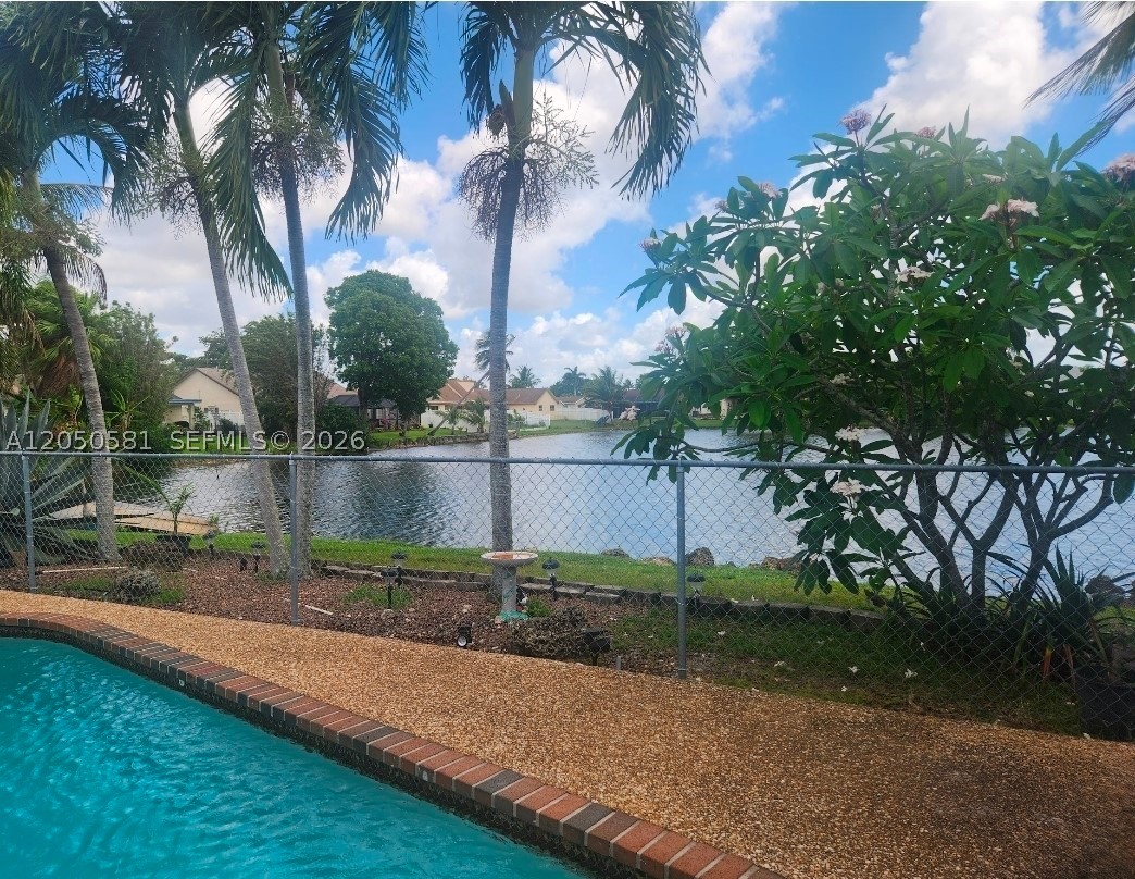 SUNRISE GOLF VILLAGE - Residential