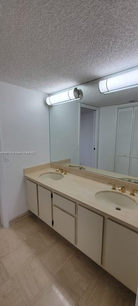 BAY HARBOR ISLAND - Residential Lease
