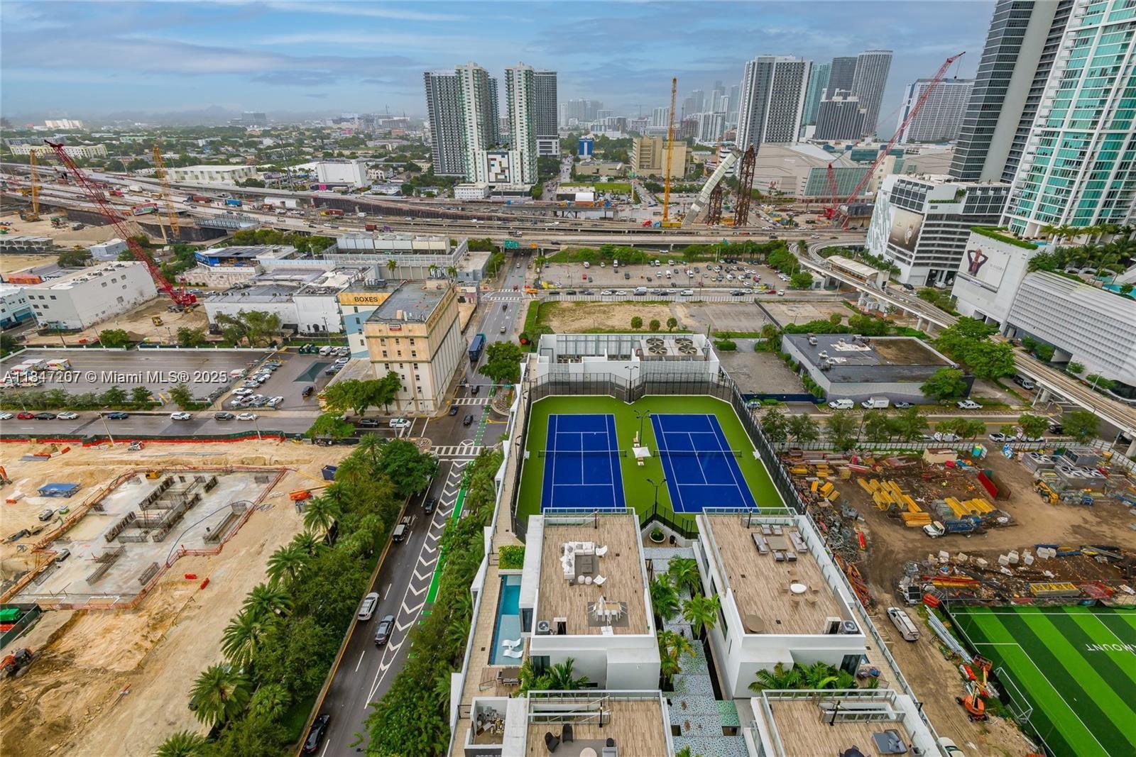 PARAMOUNT MIAMI WORLDCENT - Residential