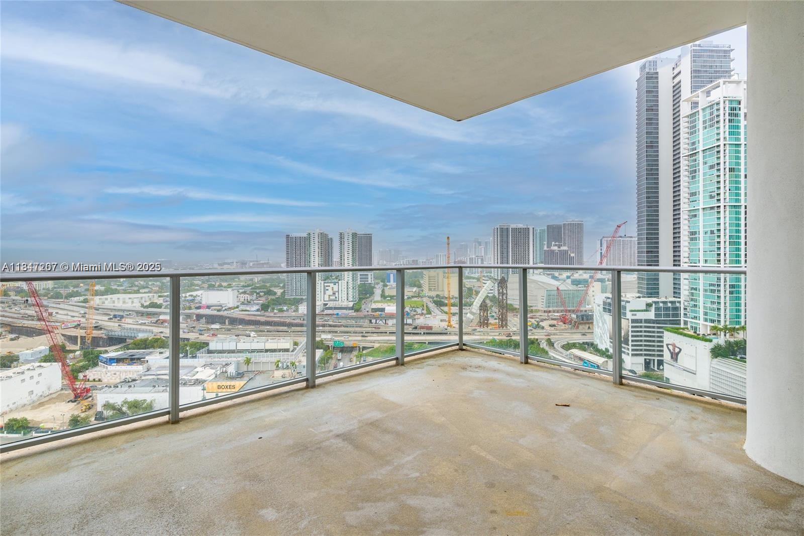 PARAMOUNT MIAMI WORLDCENT - Residential