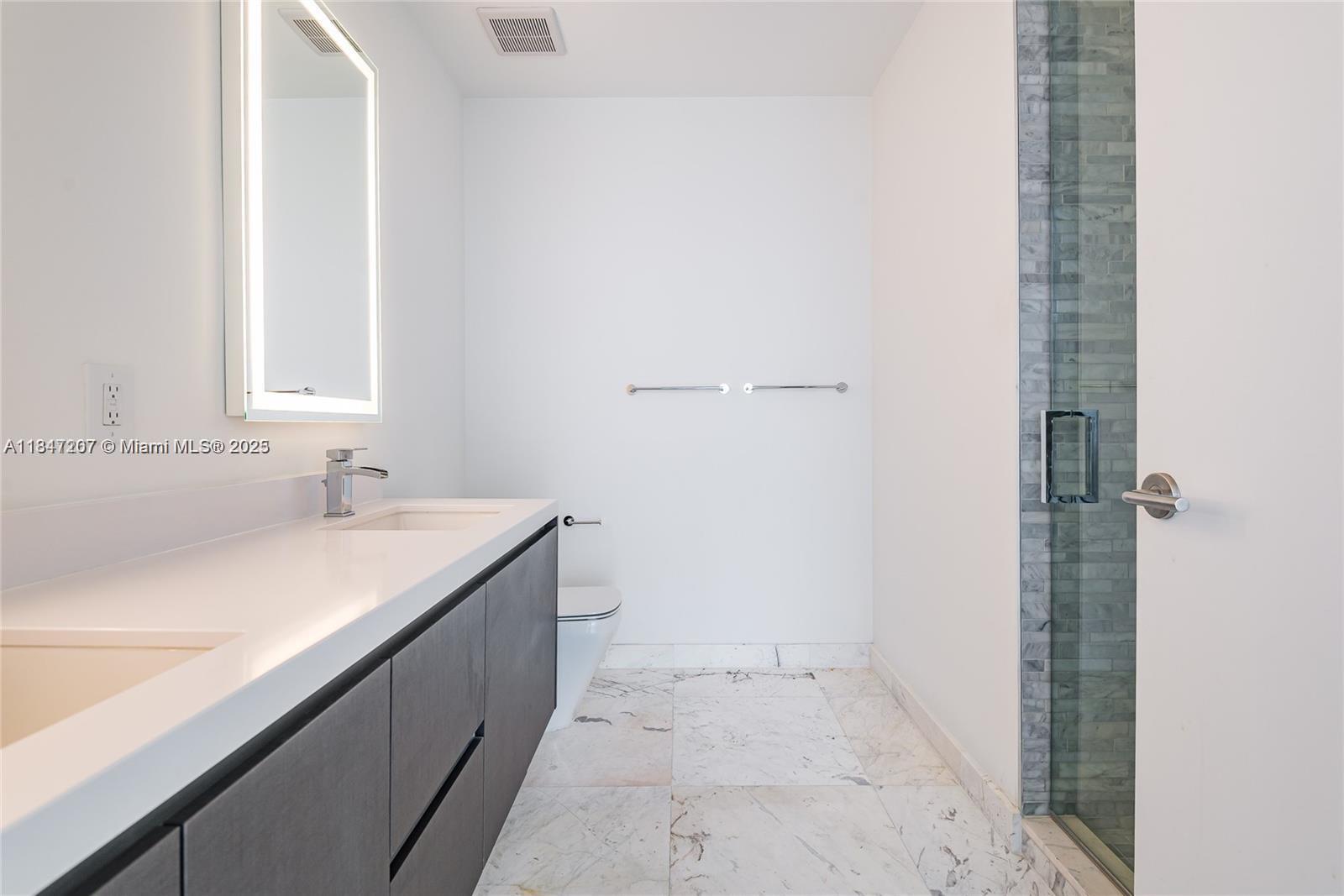 PARAMOUNT MIAMI WORLDCENT - Residential