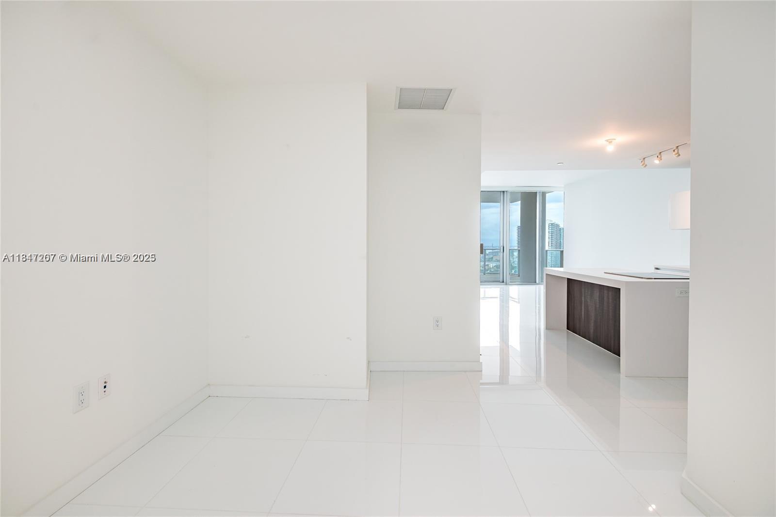 PARAMOUNT MIAMI WORLDCENT - Residential