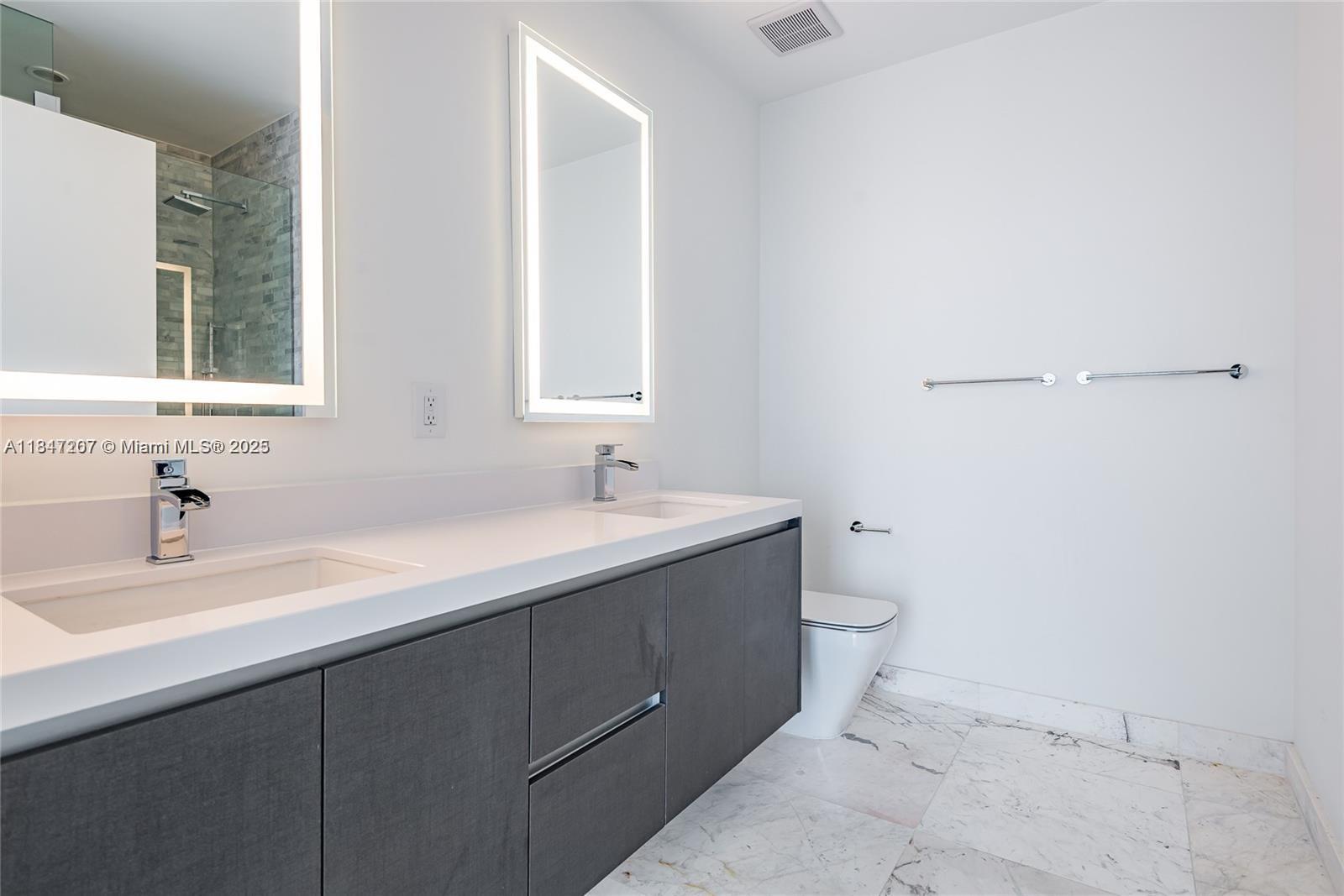 PARAMOUNT MIAMI WORLDCENT - Residential