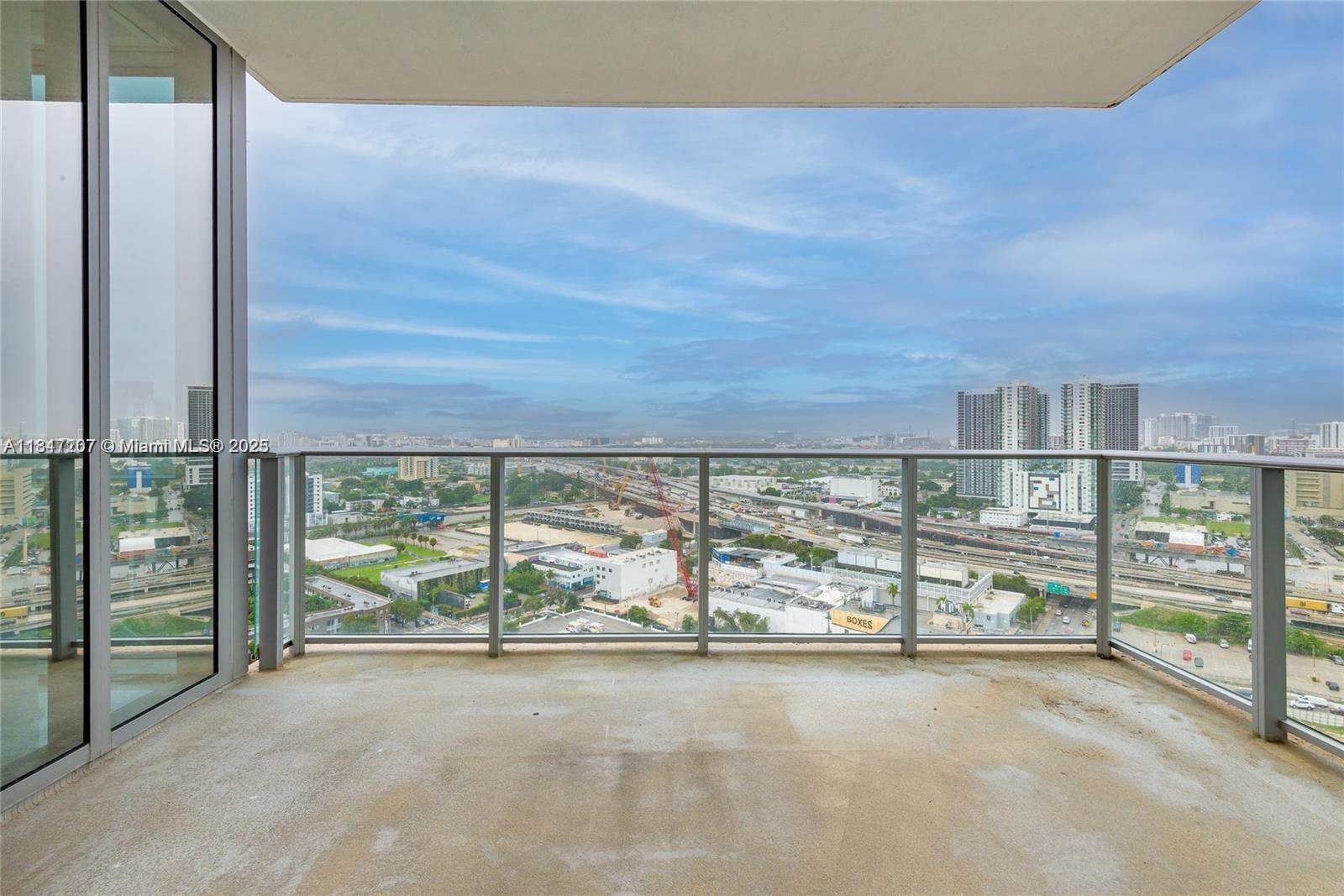 PARAMOUNT MIAMI WORLDCENT - Residential