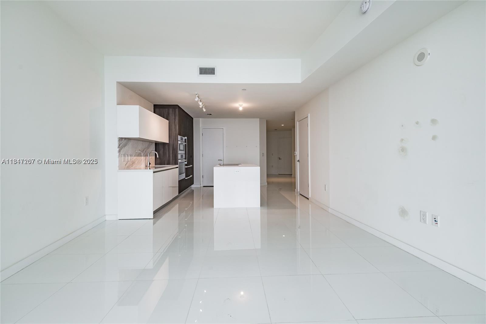 PARAMOUNT MIAMI WORLDCENT - Residential