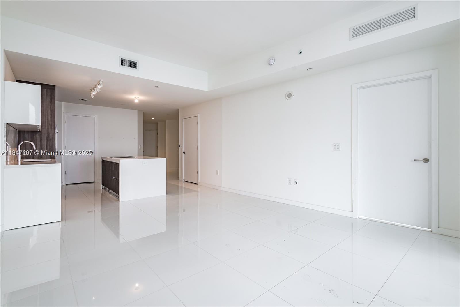 PARAMOUNT MIAMI WORLDCENT - Residential
