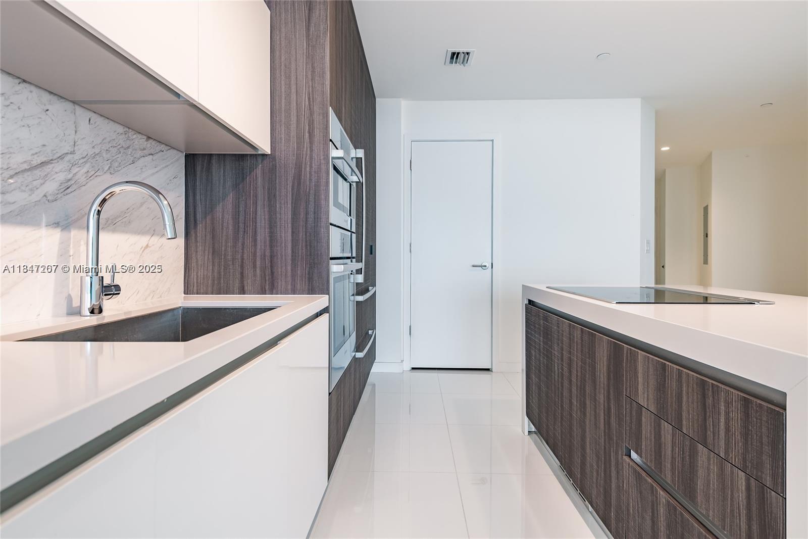 PARAMOUNT MIAMI WORLDCENT - Residential
