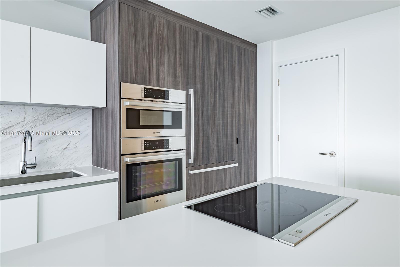 PARAMOUNT MIAMI WORLDCENT - Residential