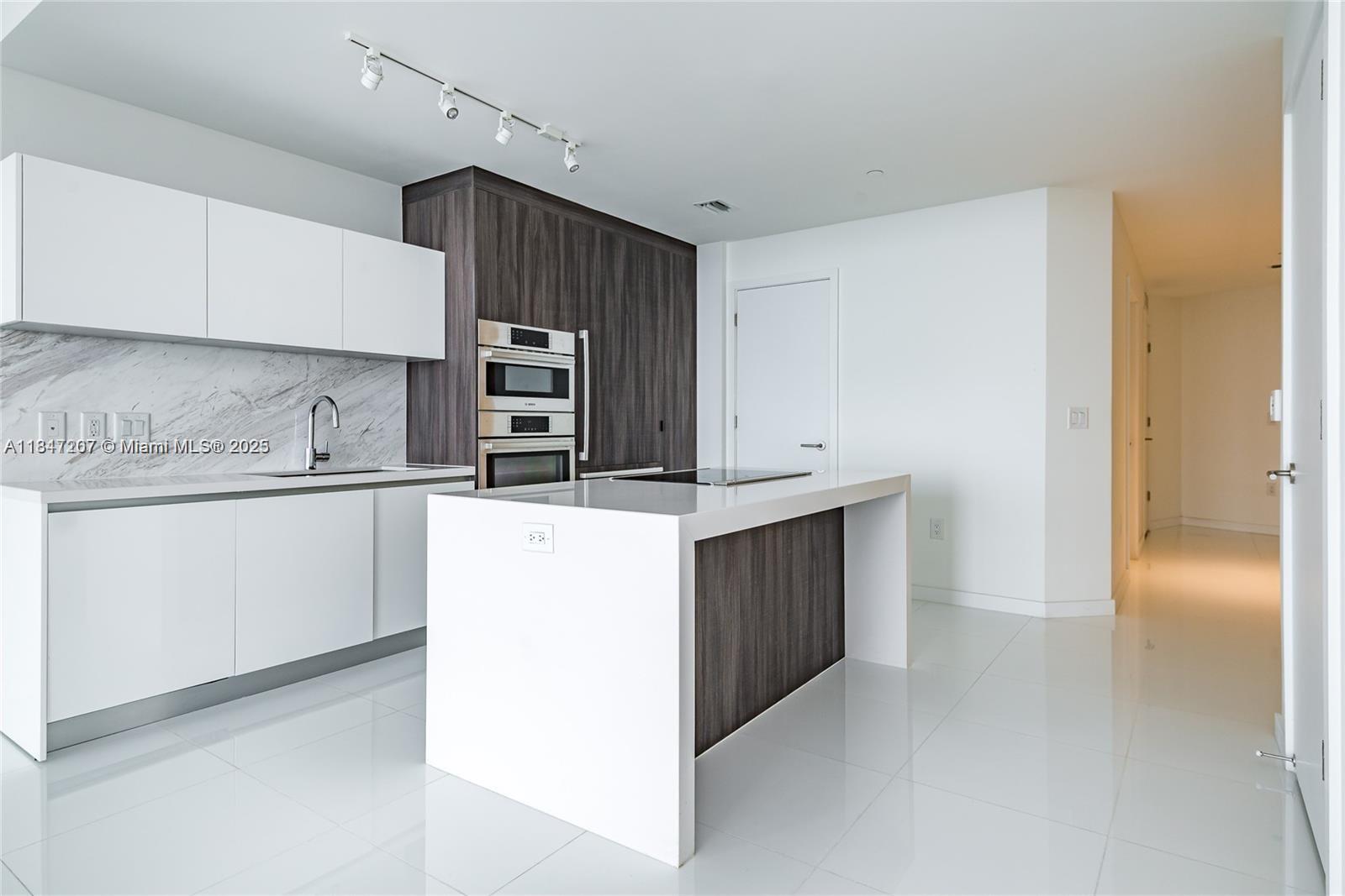 PARAMOUNT MIAMI WORLDCENT - Residential