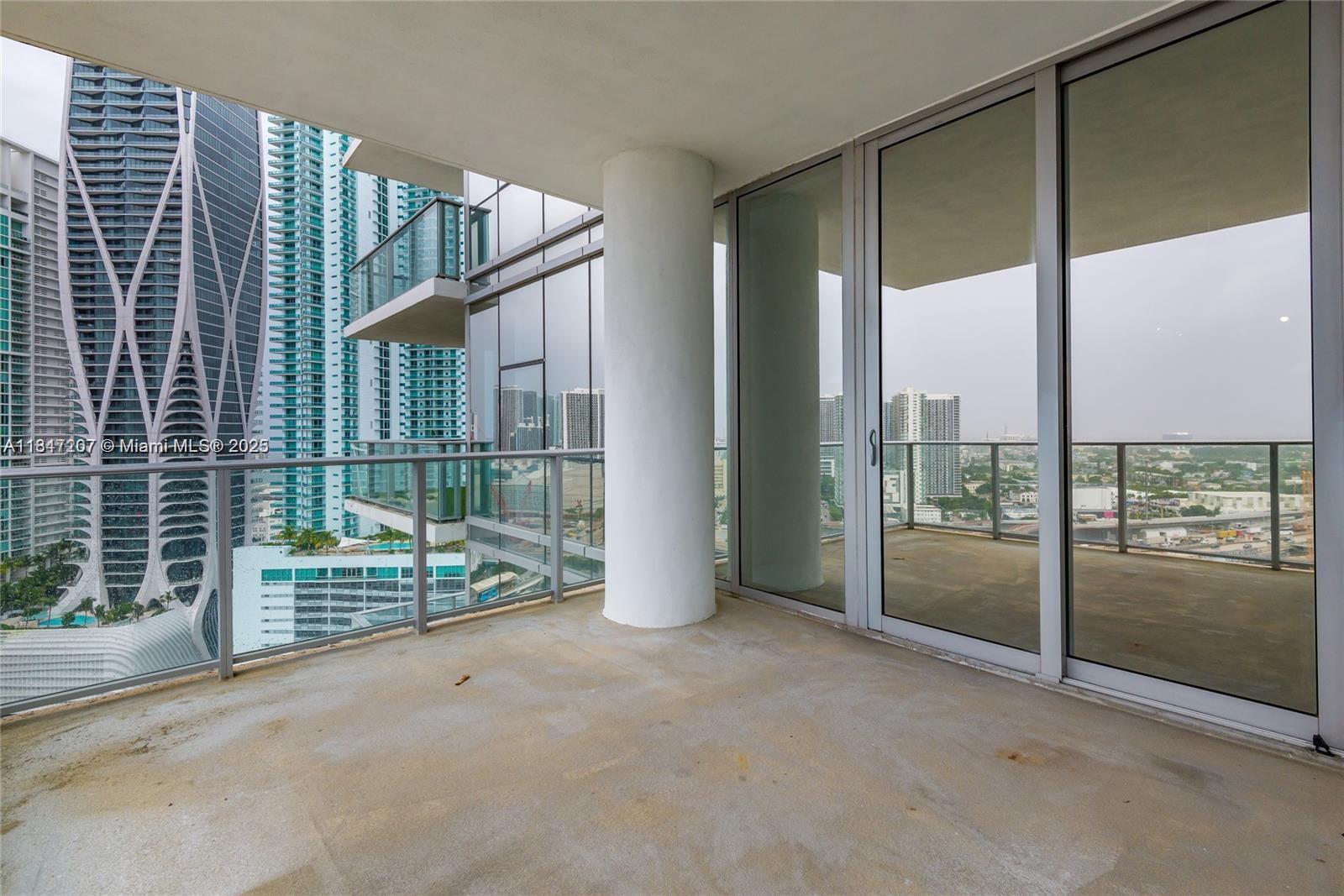PARAMOUNT MIAMI WORLDCENT - Residential