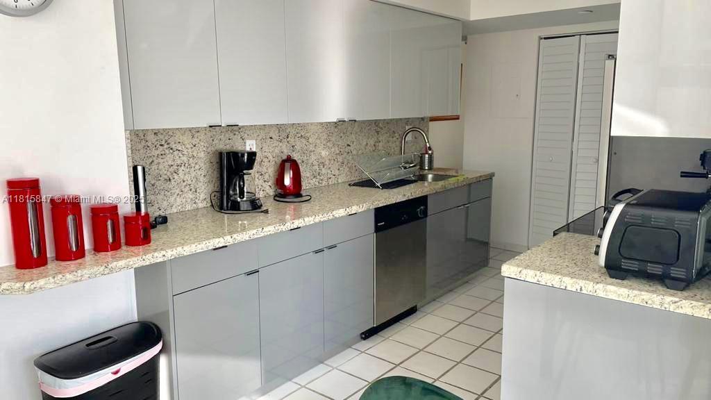 MYSTIC POINTE TOWER 400 C - Residential Lease