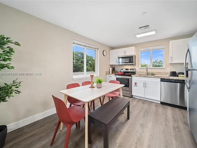HOLLYWOOD TERRACE - Residential Income