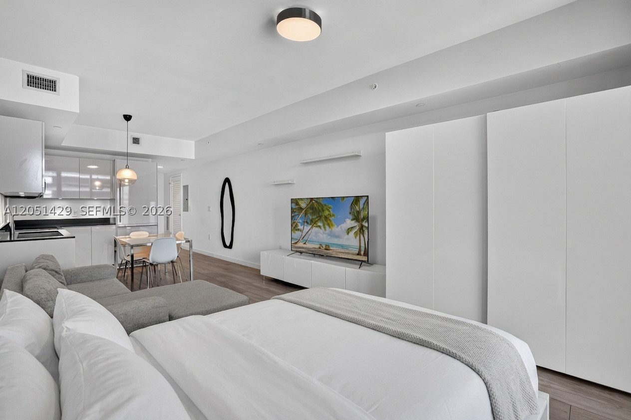 1010 BRICKELL CONDO - Residential Lease