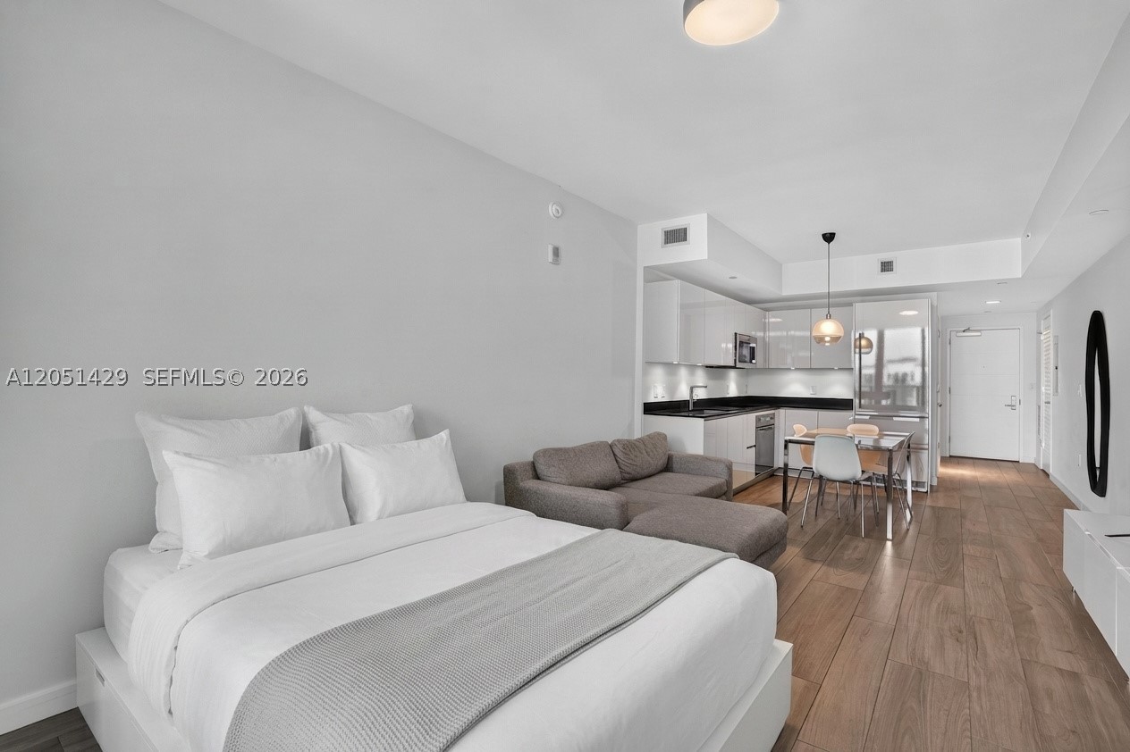 1010 BRICKELL CONDO - Residential Lease