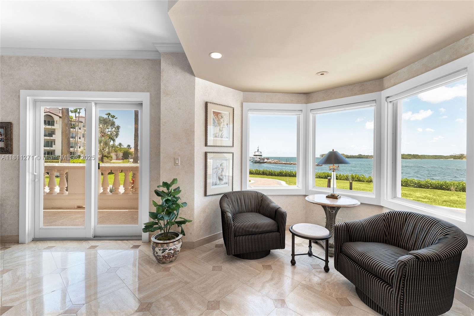 FISHER ISLAND - Residential