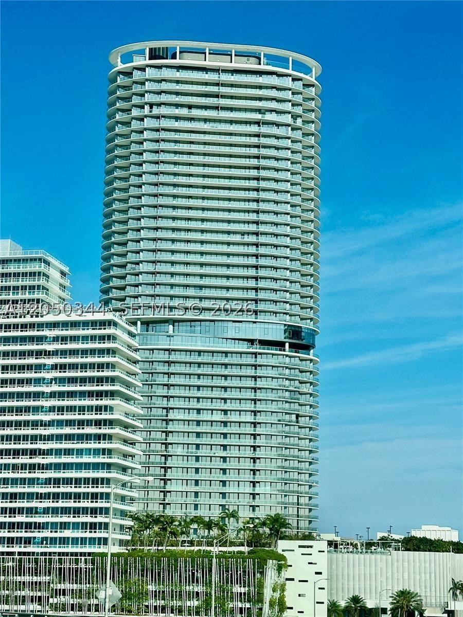 1 Bedroom and 1 1/2 Bath in FIVE PARK a new standard for function, beauty, and sustainability. With unrivaled amenities, access to abundant natural light, and expansive views of the city, water, and park below, this is a new standard of living in Miami Beach. amenities include pool, fitness studio, spa, restaurant with in-residence dining. A private beach club, 3-acre Canopy Park in your backyard, and quick access to Miami Beach Marina, world-class dining, South of 5th Park, and beaches makes this a perfect home