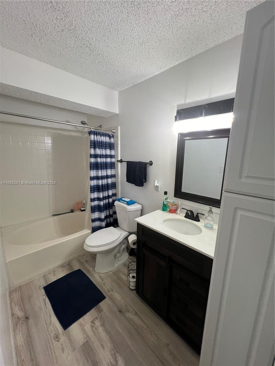 BISCAYNE BEACH CLUB CONDO - Residential