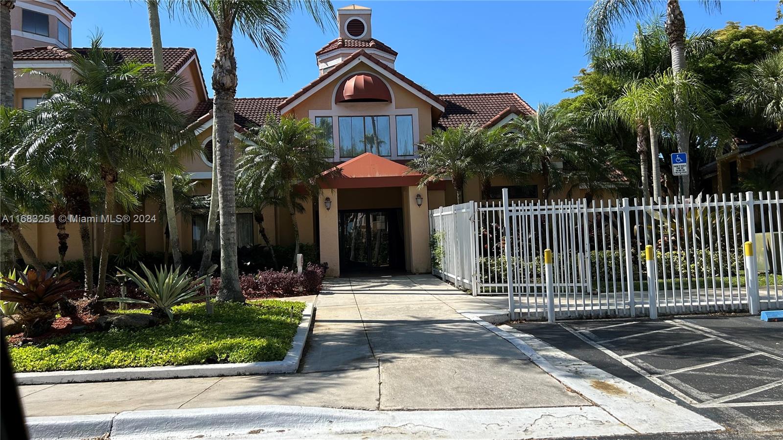 BISCAYNE BEACH CLUB CONDO - Residential