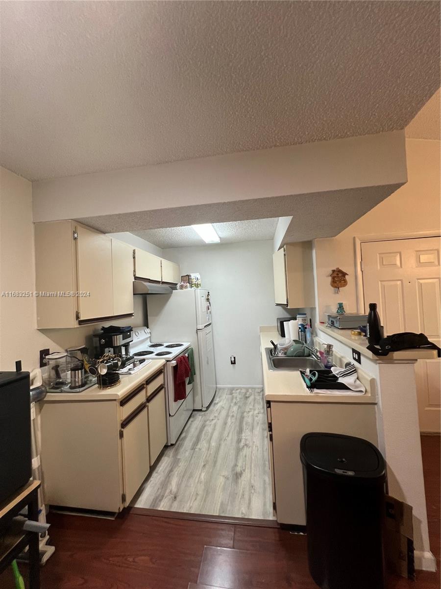 BISCAYNE BEACH CLUB CONDO - Residential