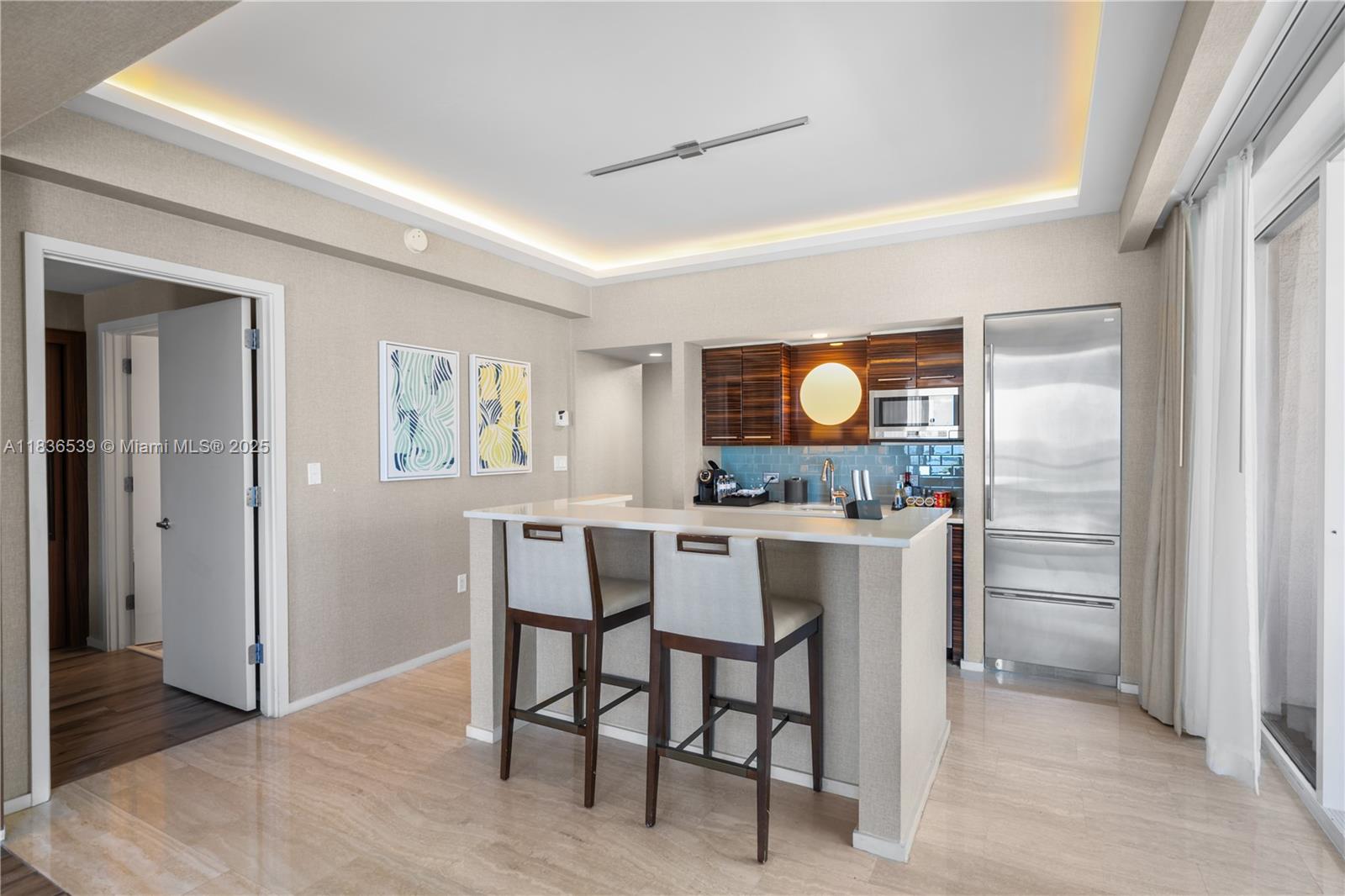 551 FLB CONDOMINIUM RESID - Residential