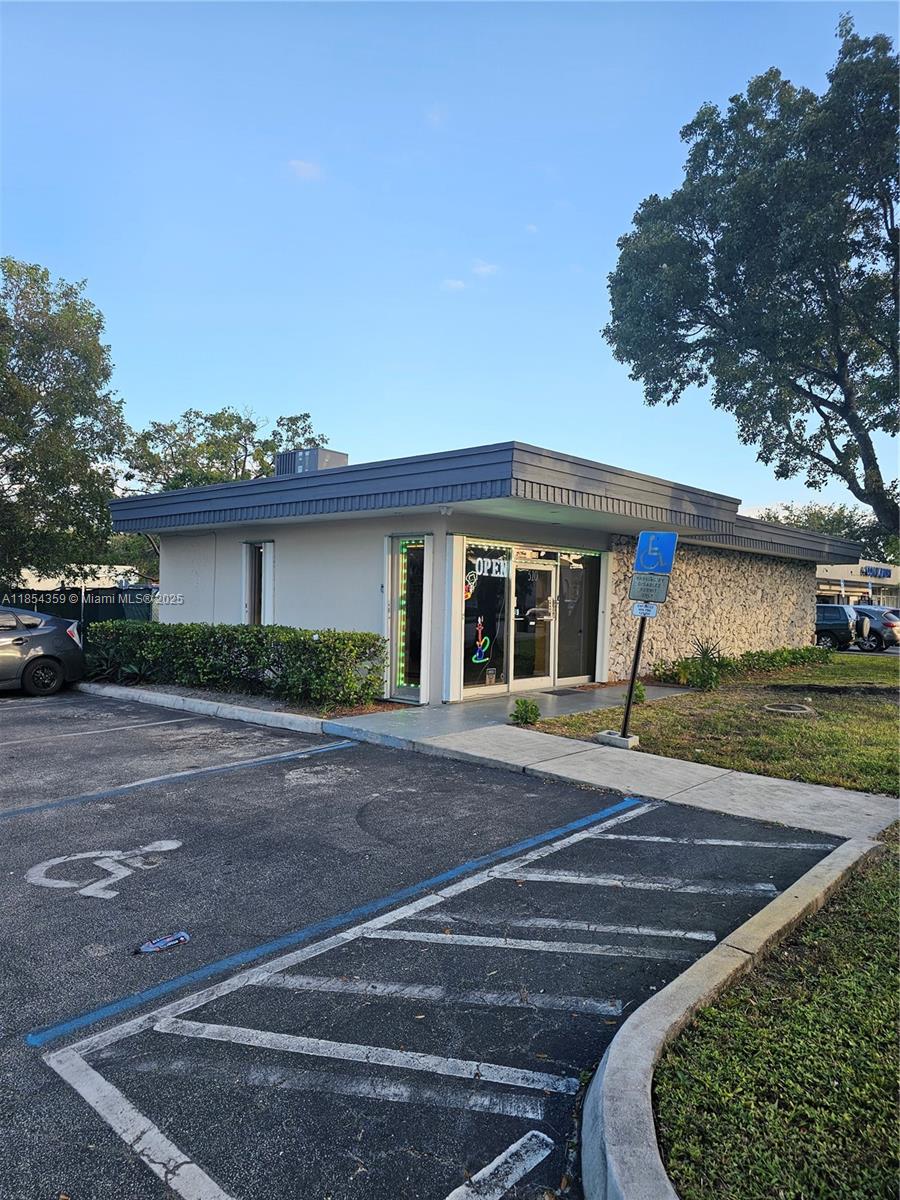 One of the Best Turnkey Business Opportunities for Easy Income!
Profitable CBD Smoke Shop generating approximately $30,000 in monthly income. Minimal effort required – simply transfer the licenses to the new owner, and you're ready to start earning. This is a hassle-free business with steady cash flow and great potential. Don't miss this opportunity!