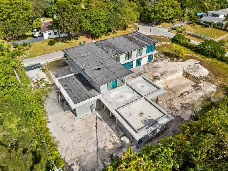 HALLMARK HGTS ESTS - Residential