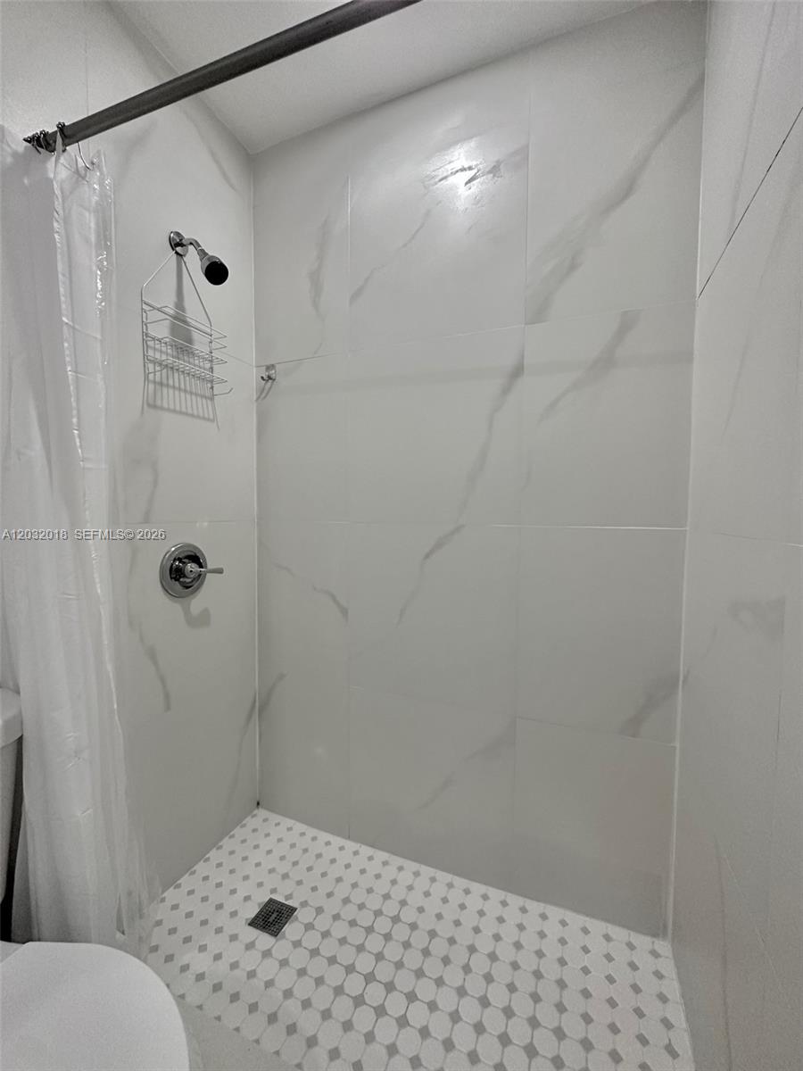 ROCKMOOR PARK TRACK - Residential Lease