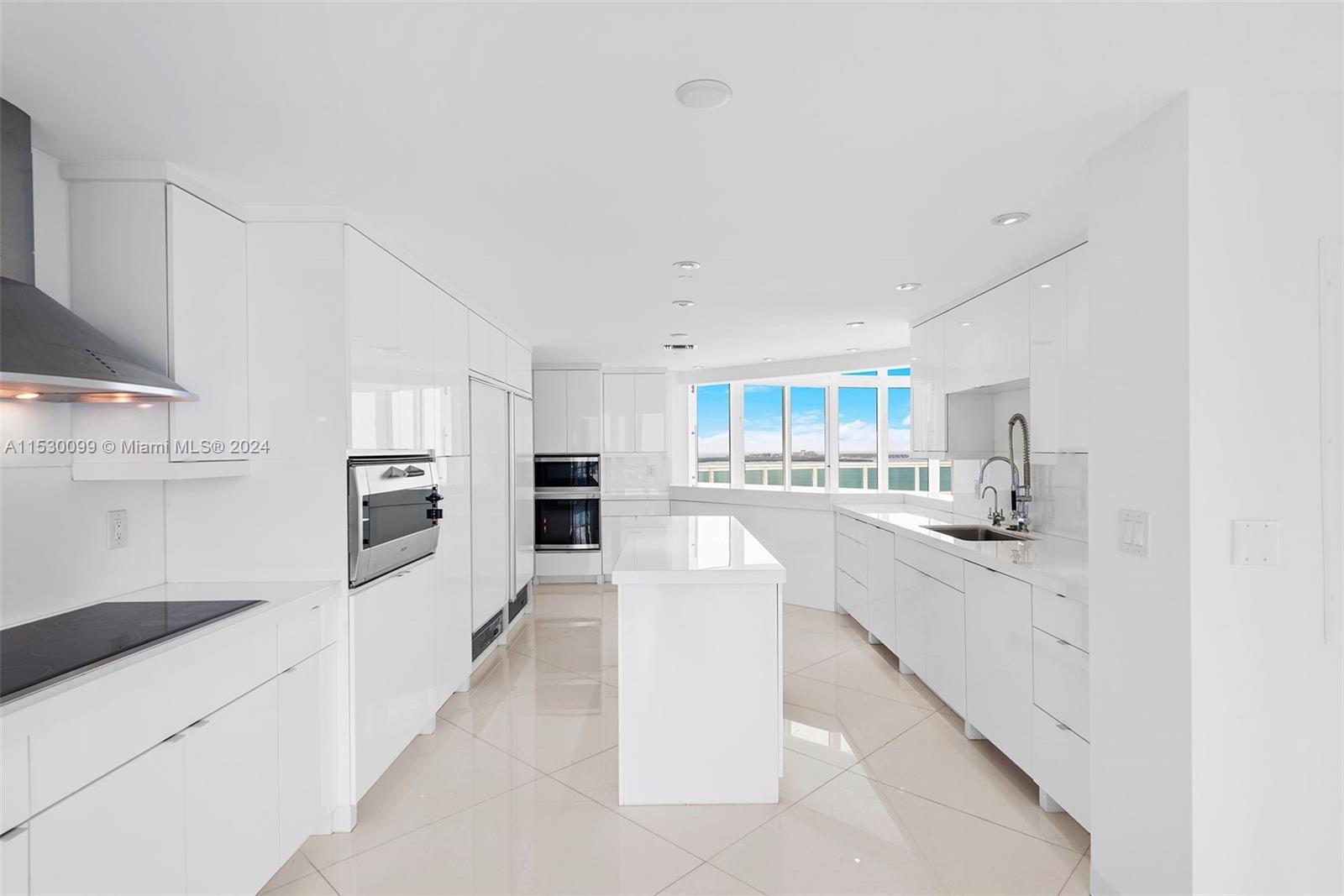 SANTA MARIA CONDO - Residential