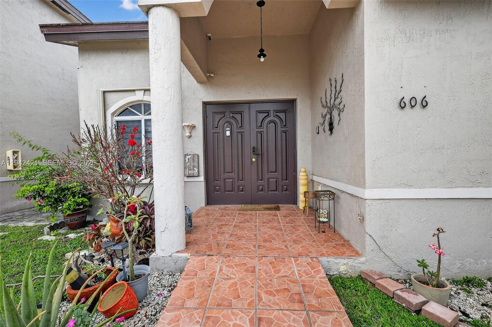 IBIS VILLA AT MIAMI GARDE - Residential
