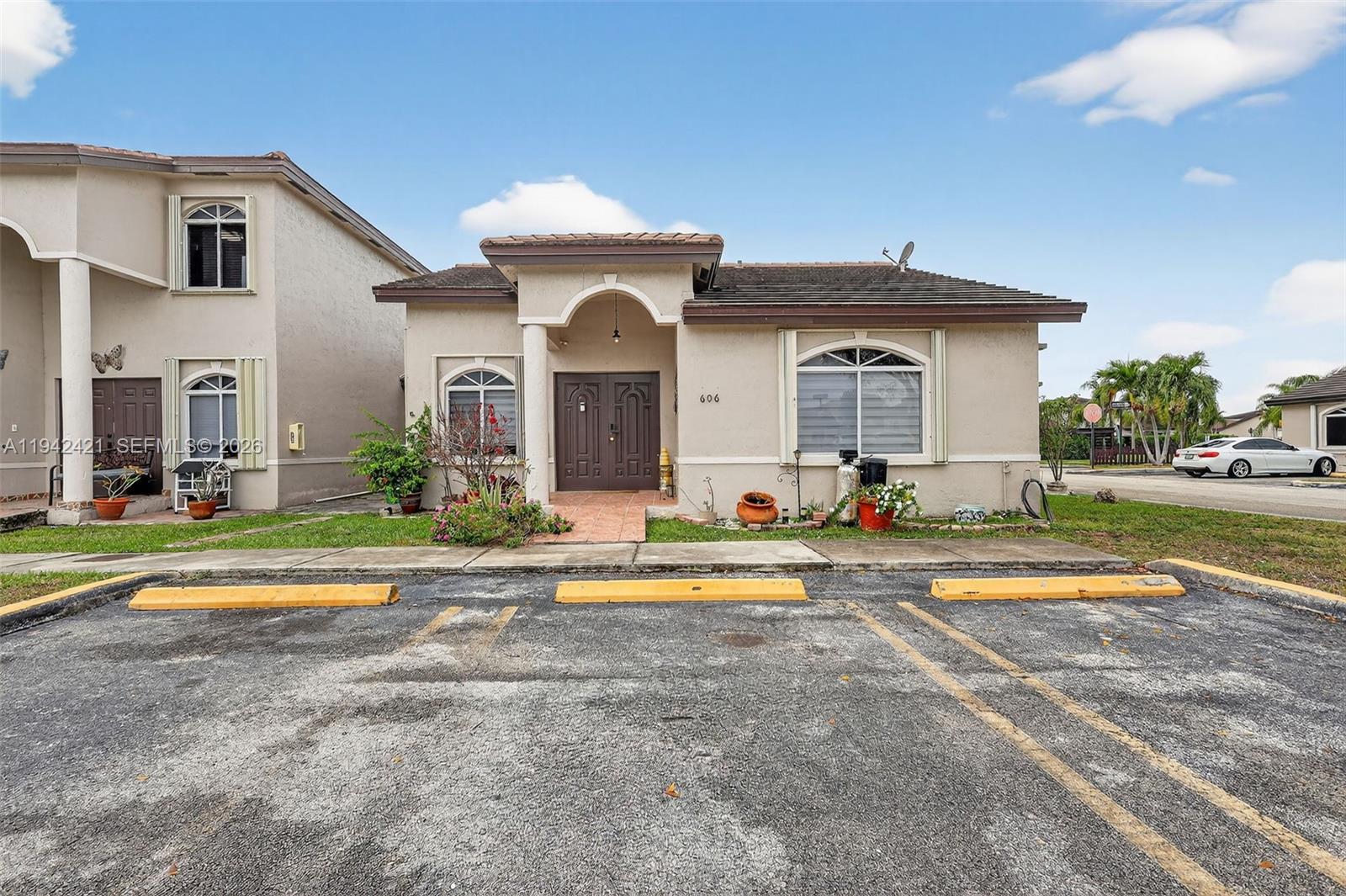 IBIS VILLA AT MIAMI GARDE - Residential