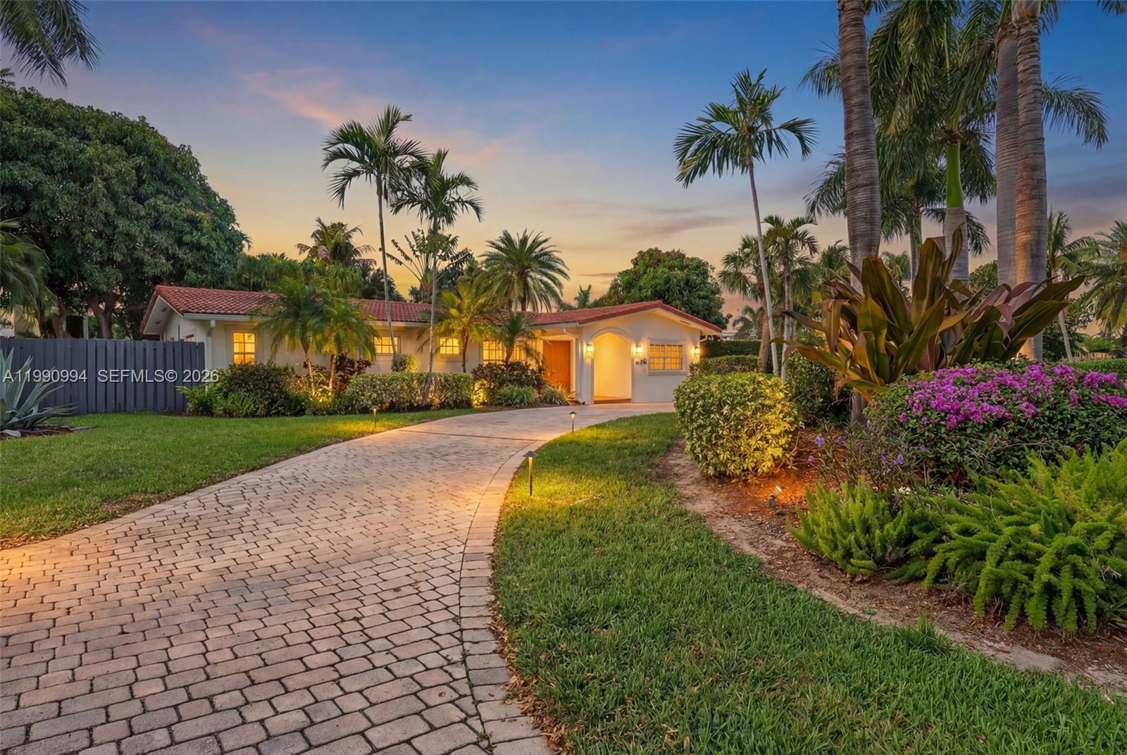 Beautifully updated 4BD/2BA home just a 5-minute walk to the beach in sought-after Lauderdale-by-the-Sea. Currently generating strong Airbnb income 
Bright open layout
Modern kitchen with granite countertops
Impact windows & doors
Heated pool + private tropical backyard 
Perfect for short-term rentals or personal use — prime location near restaurants, shops, and the beach.
Ready to produce income from day one.