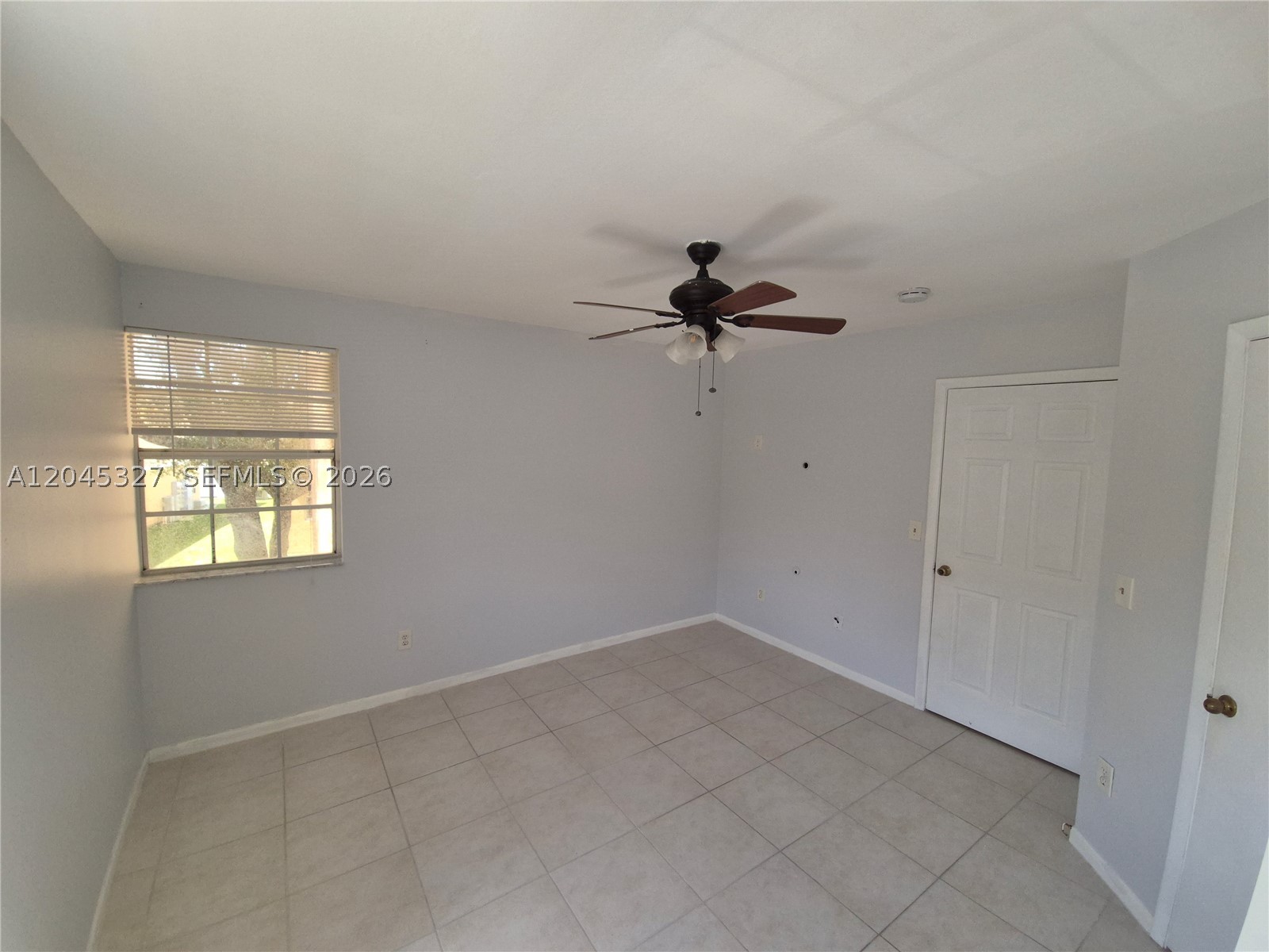 LA HACIENDA COUNTRY CLUB - Residential Lease