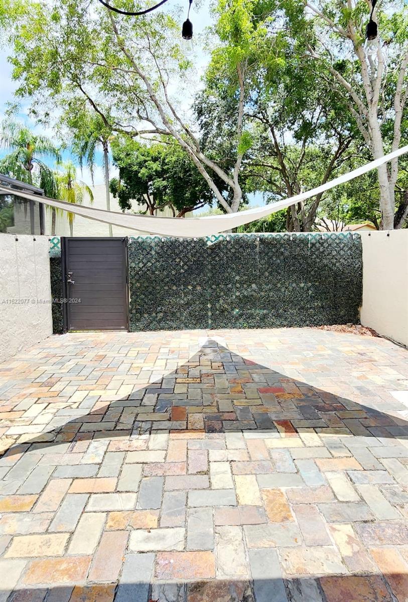 SUNSET KENDALL VILLAS - Residential Lease