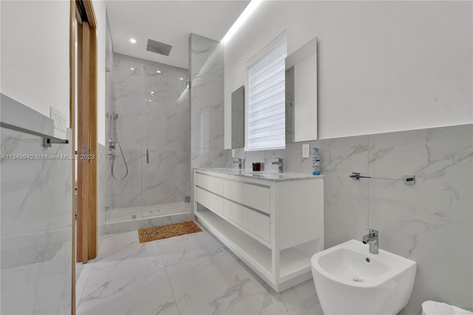 AQUA AT ALLISON ISLAND - Residential