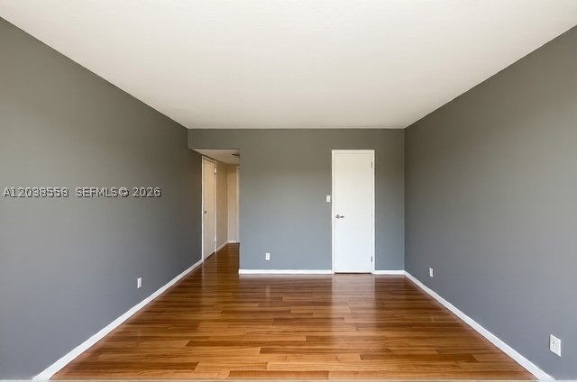 FOR THE QUICKEST RESPONSE AND ASSISTANCE WITH ANY INQUIRIES, PLEASE CONTACT OUR OFFICE DIRECTLY BY PHONE. 

Application required prior to scheduling a showing. Available September 10h .
Pet-friendly property.

Superb opportunity to acquire a spacious residence within Parker Plaza 
Experience direct oceanfront living at ,This Intracoastal Waterway and the vibrant city skyline offering stunning sunset views every evening. Parker Plaza provides premium resort-style amenities including direct, gated beach access with lounge chairs, a premier oceanfront high-rise in Hallandale Beach. Secure building operations include 24-hour concierge, valet, and a parking garage. Ideally situated minutes from Aventura Mall, Gulfstream Park, and FLL Airport. Perfect as a primary residence or seasonal retreat.
